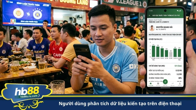 người dùng phân tích dữ liệu kiến tạo trên điện thoại
